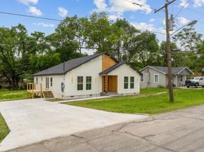 2418  Lyola Street , Dallas Texas 75241