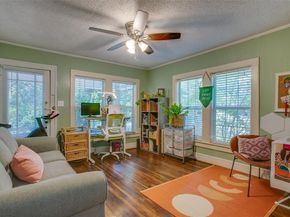 1211  Lansford Avenue , Dallas Texas 75224