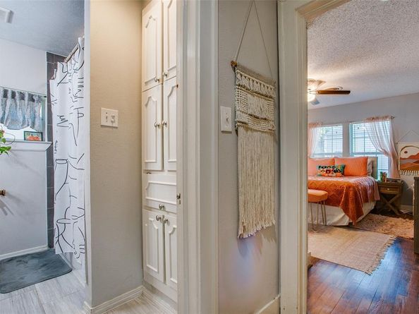 1211  Lansford Avenue , Dallas Texas 75224