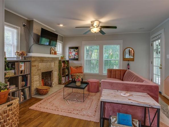 1211  Lansford Avenue , Dallas Texas 75224