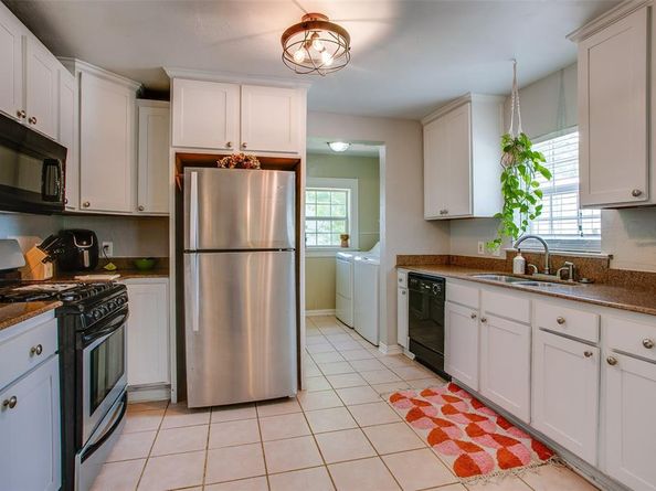 1211  Lansford Avenue , Dallas Texas 75224
