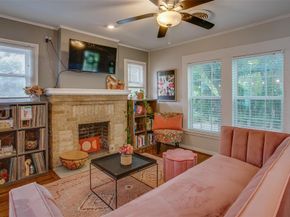 1211  Lansford Avenue , Dallas Texas 75224