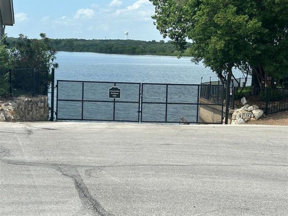 696  Harbor Drive N, Azle Texas 76020