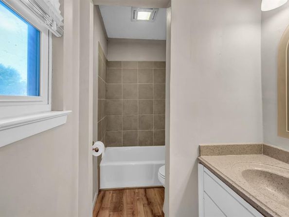 696  Harbor Drive N, Azle Texas 76020