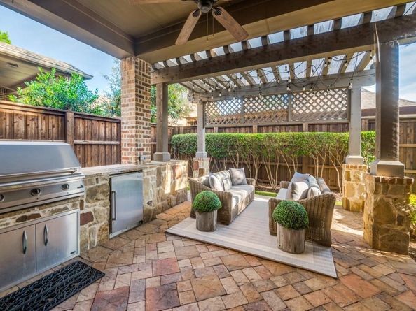 656  Clearwater Drive , Irving Texas 75039