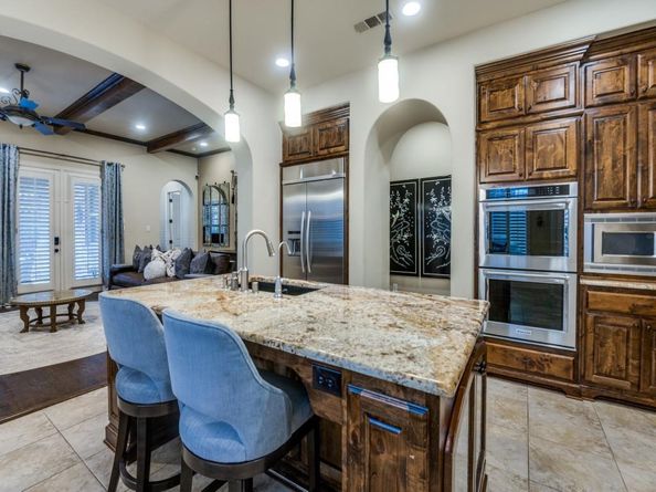 656  Clearwater Drive , Irving Texas 75039