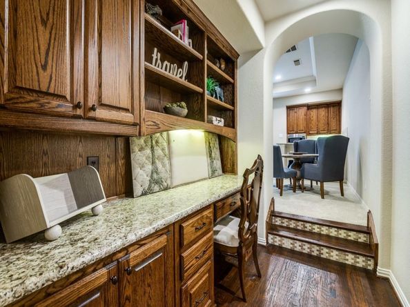 656  Clearwater Drive , Irving Texas 75039