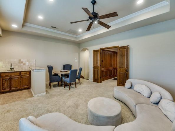 656  Clearwater Drive , Irving Texas 75039