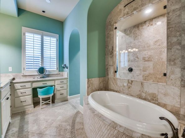 656  Clearwater Drive , Irving Texas 75039