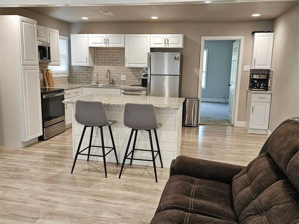 802  Brown Trail , Bedford Texas 76022