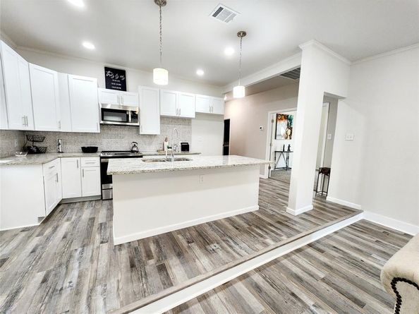 2000  May Street , Fort Worth Texas 76110