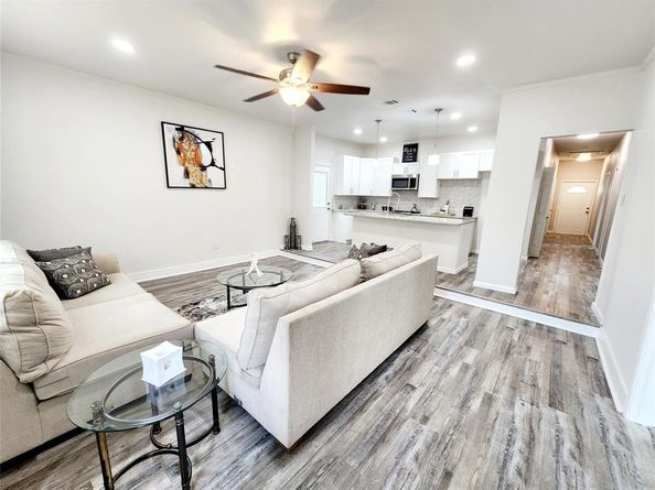2000  May Street , Fort Worth Texas 76110