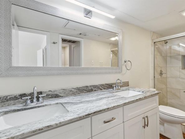5750  Phoenix Drive  51, Dallas Texas 75231