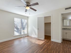 5750  Phoenix Drive  51, Dallas Texas 75231