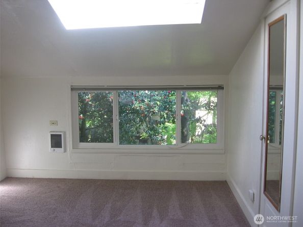 4716 7th Avenue NE, Seattle WA 98105