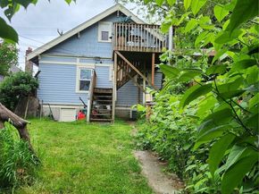 4716 7th Avenue NE, Seattle WA 98105