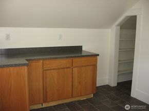 4716 7th Avenue NE, Seattle WA 98105