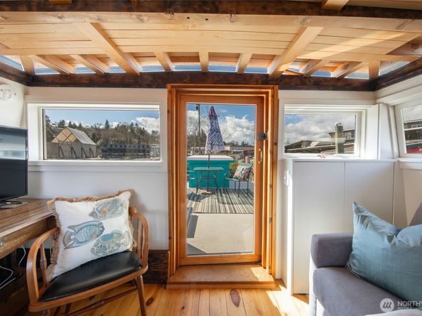 1080 W Ewing Place E1, Seattle WA 98119