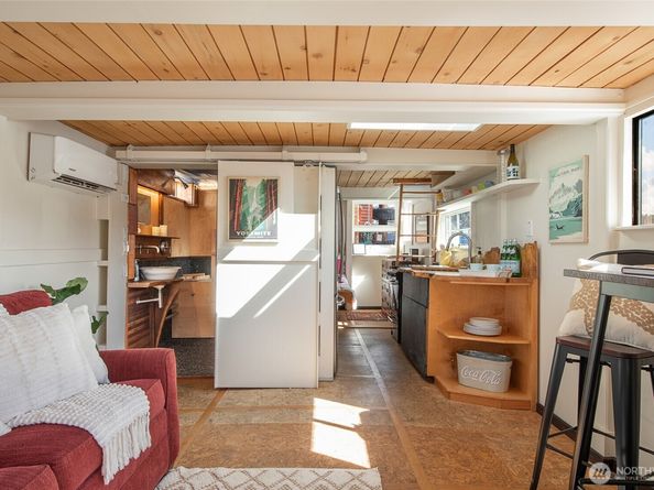 1080 W Ewing Place E1, Seattle WA 98119