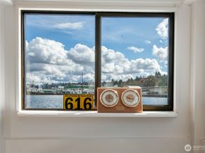 1080 W Ewing Place E1, Seattle WA 98119