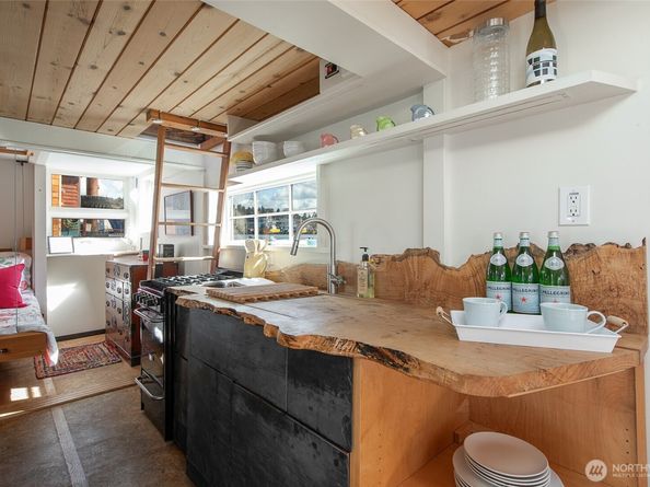 1080 W Ewing Place E1, Seattle WA 98119
