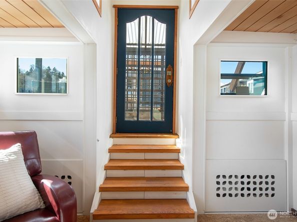 1080 W Ewing Place E1, Seattle WA 98119