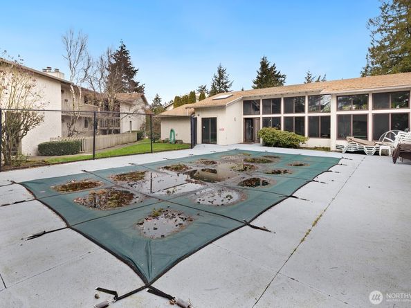1215 SW 132nd Lane 311, Burien WA 98146