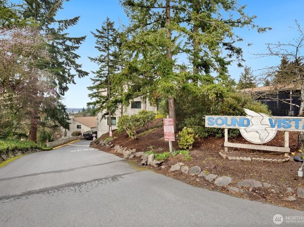 1215 SW 132nd Lane 311, Burien WA 98146