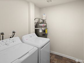 1215 SW 132nd Lane 311, Burien WA 98146