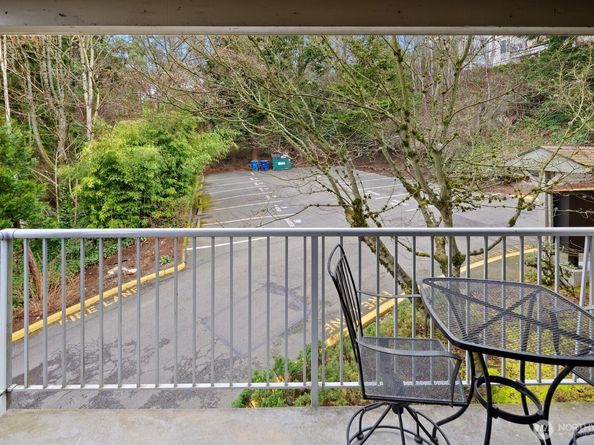 1215 SW 132nd Lane 311, Burien WA 98146