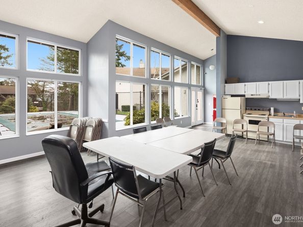 1215 SW 132nd Lane 311, Burien WA 98146