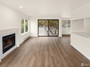 1215 SW 132nd Lane 311, Burien WA 98146