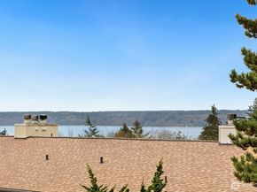 1215 SW 132nd Lane 311, Burien WA 98146