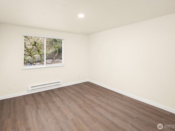 1215 SW 132nd Lane 311, Burien WA 98146