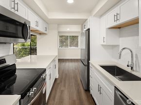 1215 SW 132nd Lane 311, Burien WA 98146