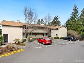1215 SW 132nd Lane 311, Burien WA 98146