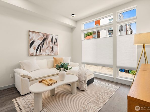920 B N 35th Street, Seattle WA 98103