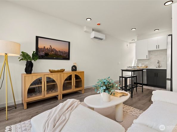 920 B N 35th Street, Seattle WA 98103