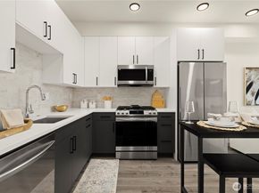 920 B N 35th Street, Seattle WA 98103
