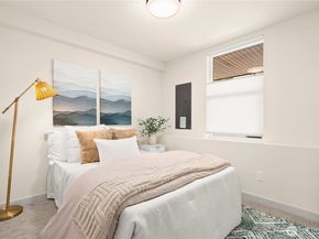 920 B N 35th Street, Seattle WA 98103
