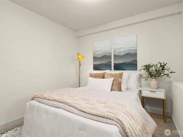 920 B N 35th Street, Seattle WA 98103