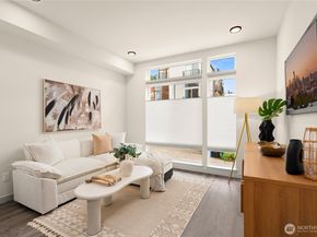 920 B N 35th Street, Seattle WA 98103