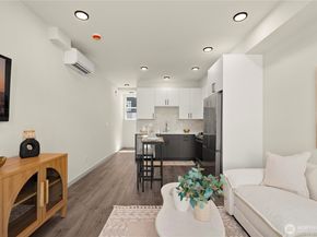 920 B N 35th Street, Seattle WA 98103