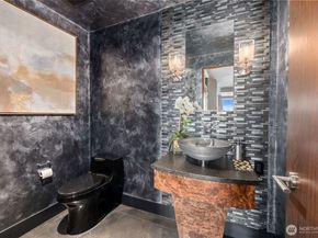 111 W Highland Drive 9E&9W, Seattle WA 98119