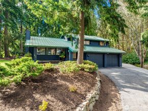 13749 97th Avenue NE, Kirkland WA 98034