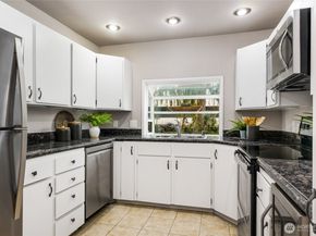 705 136th Place NE A5, Bellevue WA 98005