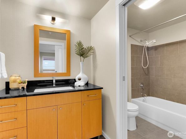 76 Cedar Street 808, Seattle WA 98121
