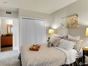 76 Cedar Street 808, Seattle WA 98121