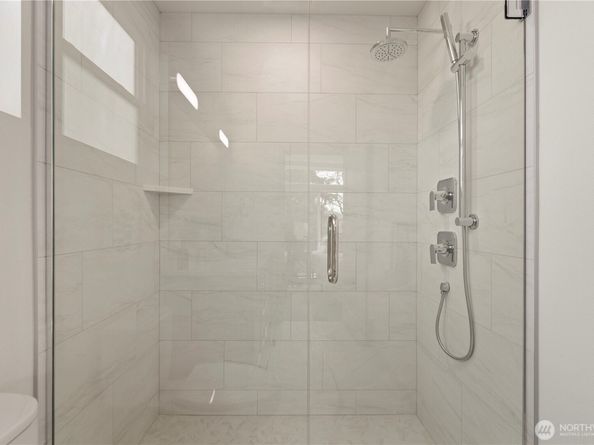 724 N 36th Street, Seattle WA 98103