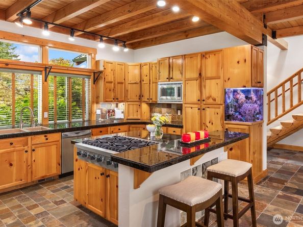 16375 NE 44th Court, Redmond WA 98052